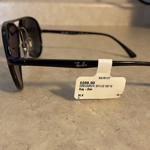 RAY-BAN  Black  Chromance sunglasses POLARIZED NWT - Picture 5 of 5